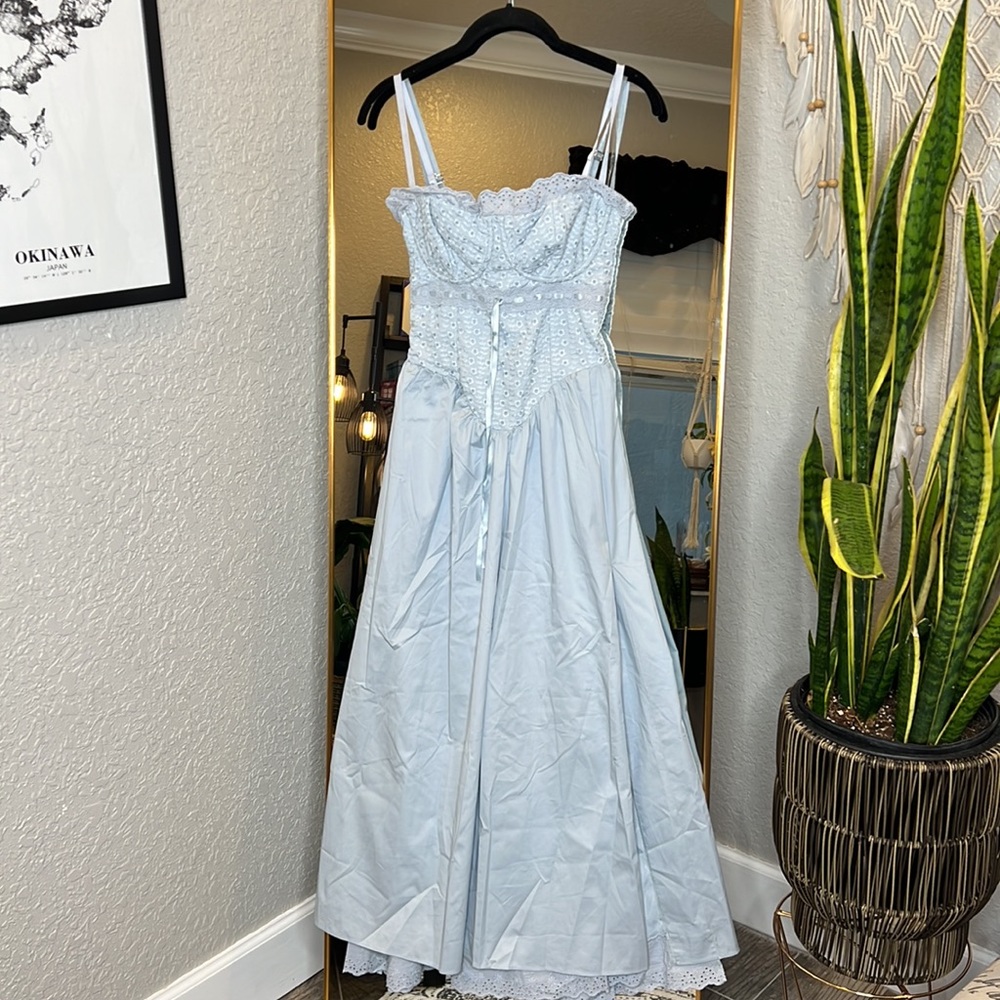 HOUSE OF CB 'Jaime' Soft Blue Broderie Anglais Midi SunDress NWOT - Picture 7 of 12